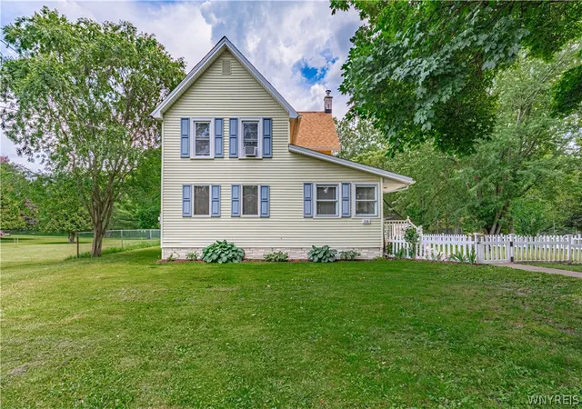 1st image of 110 Center St, Lockport, NY 14094 | MLS# B1694749