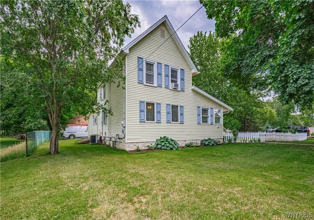 2nd image of 110 Center St, Lockport, NY 14094 | MLS# B1694749