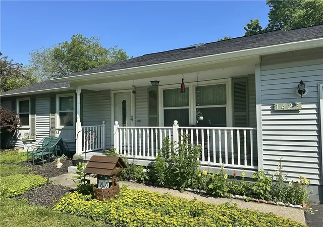 Homes for sale in Hamlin, NY | 1425 Brookedge Dr, Hamlin, NY 14464 | MLS# R1693174