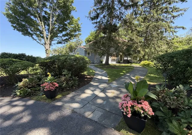 1st image of 930 Lake Rd, Webster, NY 14580 | MLS# R1694825