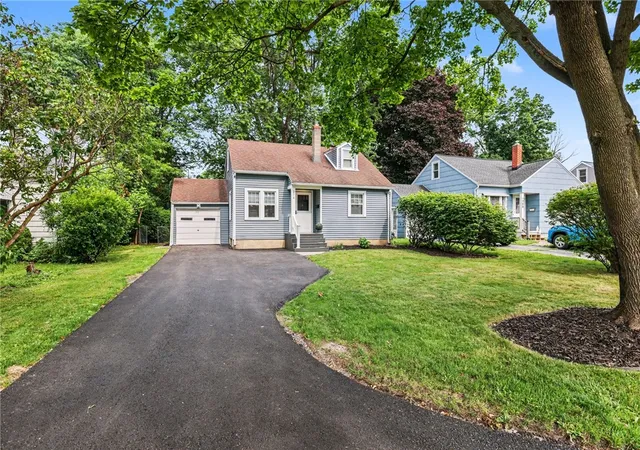 Homes for sale in Greece, NY | 274 Newton Rd, Greece, NY 14626 | MLS# R1694793