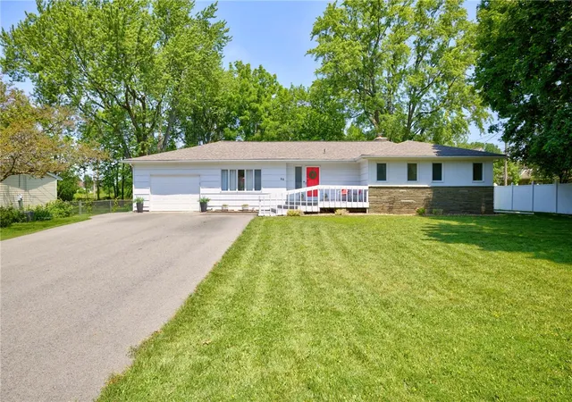 Homes for sale in Penfield, NY | 44 Castle Acres Dr, Penfield, NY 14580 | MLS# R1694780