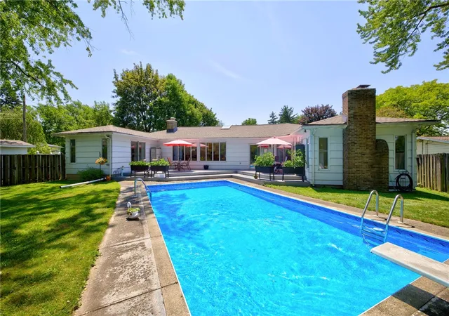 Homes for sale in Penfield, NY | 44 Castle Acres Dr, Penfield, NY 14580 | MLS# R1694780