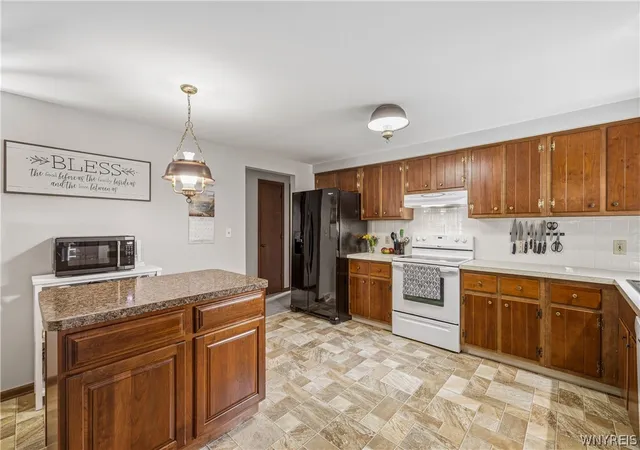 4th image of 15 Glendale Terrace, Orchard Park, NY 14127 | MLS# B1694870
