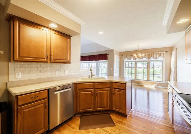 3rd image of 1219 Waterbrook Xing, Webster, NY 14580 | MLS# R1694424