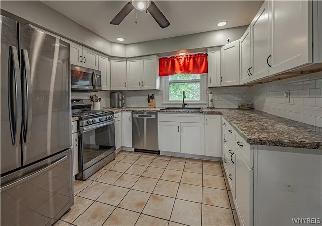 4th image of 5561 Ridge Rd, Lockport, NY 14094 | MLS# B1693519