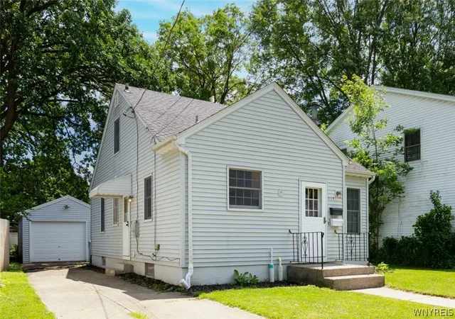 2nd image of 317 North Ave, North Tonawanda, NY 14120 | MLS# B1694604