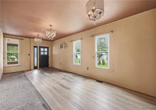 Photo 5 of Single family home for sale at 137 Waverly St, Buffalo, NY 14208 | MLS# B1694702 | Listing updated on 2026-08-01