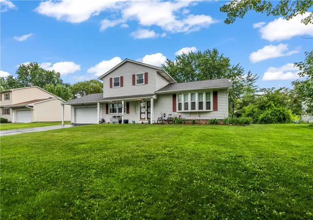 3rd image of 34 Bucky Dr, Chili, NY 14624 | MLS# R1694009