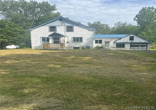 Homes for sale in Hamburg, NY | 6815 Southwestern Blvd, Hamburg, NY 14085 | MLS# B1694874