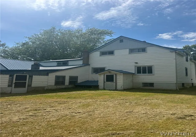 Homes for sale in Hamburg, NY | 6815 Southwestern Blvd, Hamburg, NY 14085 | MLS# B1694874