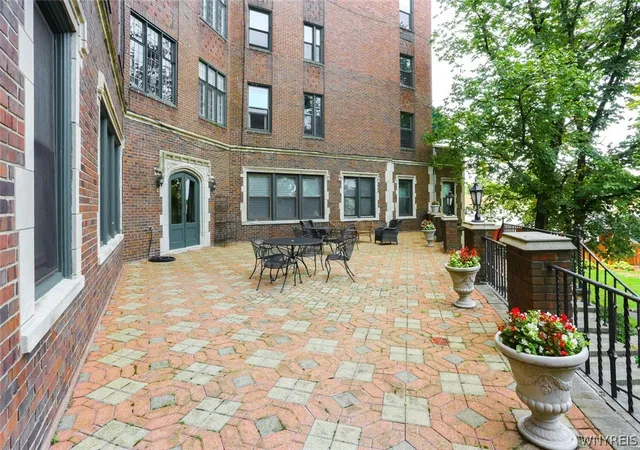 2nd image of 800 W Fry St, Buffalo, NY 14222