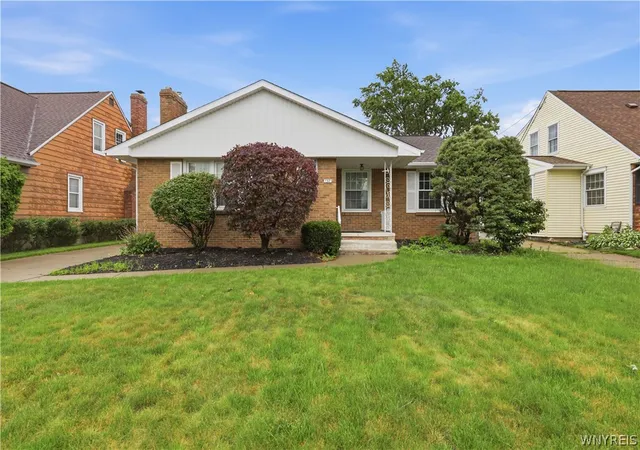 1st image of 137 Cornwall Ave, Tonawanda, NY 14150 | MLS# B1694788