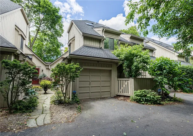 Photo 1 of Sale Pending at 957 East Ave, Rochester, NY 14607 | MLS# R1694938 | Listing updated on 2026-07-20