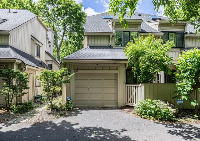Photo 2 of Sale Pending at 957 East Ave, Rochester, NY 14607 | MLS# R1694938 | Listing updated on 2026-07-20