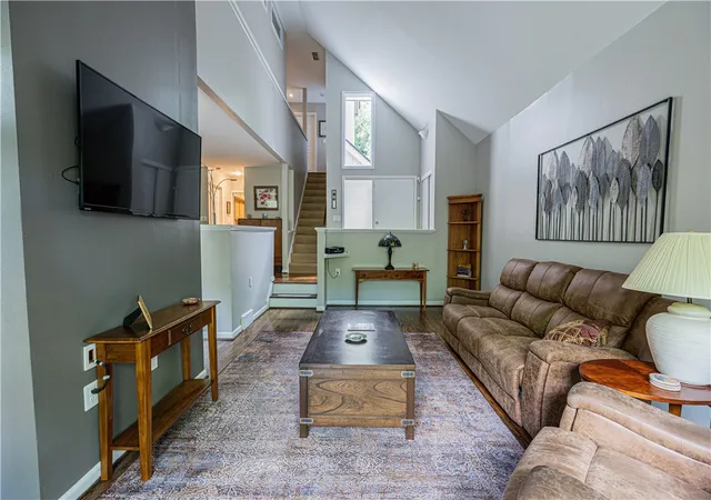 Photo 4 of Sale Pending at 957 East Ave, Rochester, NY 14607 | MLS# R1694938 | Listing updated on 2026-07-20