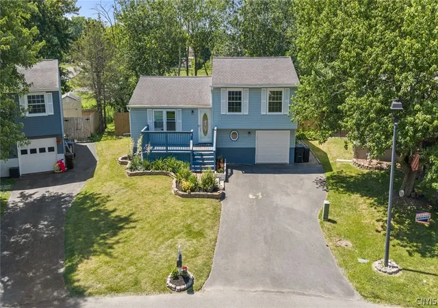 Homes for sale in Clay, NY | 3882 Pintail, Clay, NY 13090 | MLS# S1693571