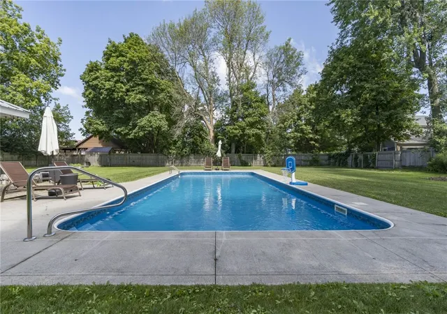 2nd image of 208 S Broad St, Sackets Harbor, NY 13685 | MLS# R1694964