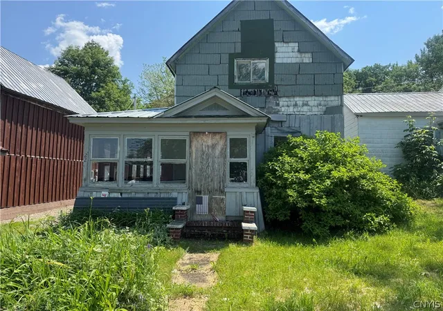 1st image of 22 Elm St E, Clifton, NY 13666 | MLS# S1694888