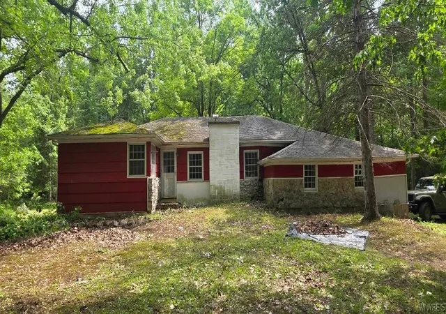 Homes for sale in Clarence, NY | 8905 County Rd, Clarence, NY 14032 | MLS# B1694924
