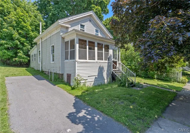 Homes for sale in Oswego, NY | 213 E 2nd St, Oswego, NY 13126 | MLS# S1694974