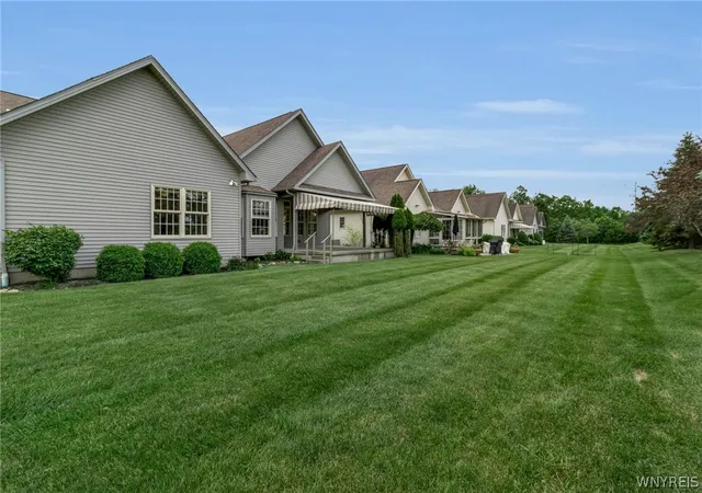 3rd image of 6843 Lockhaven Dr, Lockport, NY 14094 | MLS# B1695002
