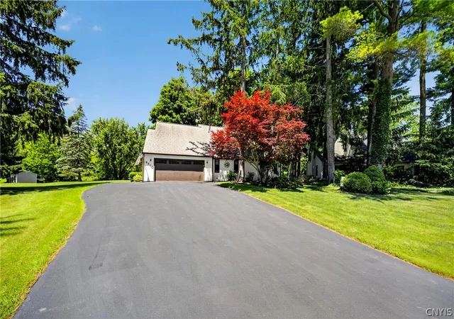 2nd image of 6310 Yulewood Cir, Cicero, NY 13039 | MLS# S1694878