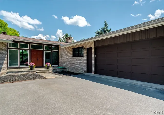 2nd image of 5157 Skyline Dr Dr, Syracuse, NY 13215 | MLS# S1694754