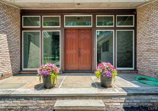 3rd image of 5157 Skyline Dr Dr, Syracuse, NY 13215 | MLS# S1694754