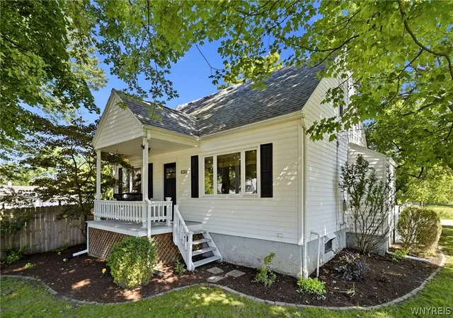 Homes for sale in West Seneca, NY | 4316 Clinton St, West Seneca, NY 14224 | MLS# B1693731
