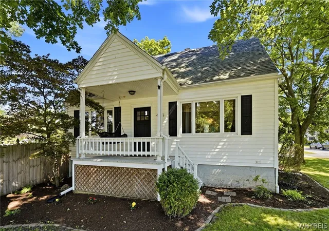 Homes for sale in West Seneca, NY | 4316 Clinton St, West Seneca, NY 14224 | MLS# B1693731