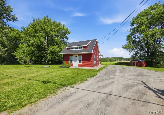 Photo 4 of Sale Pending at 4963 Barrville Rd, Elba, NY 14058 | MLS# B1694635 | Listing updated on 2026-07-15