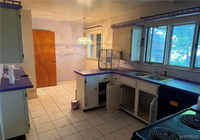 Photo 3 of Sale Pending at 4715 Lewiston Rd, Niagara Falls, NY 14305 | MLS# B1694594 | Listing updated on 2026-07-18