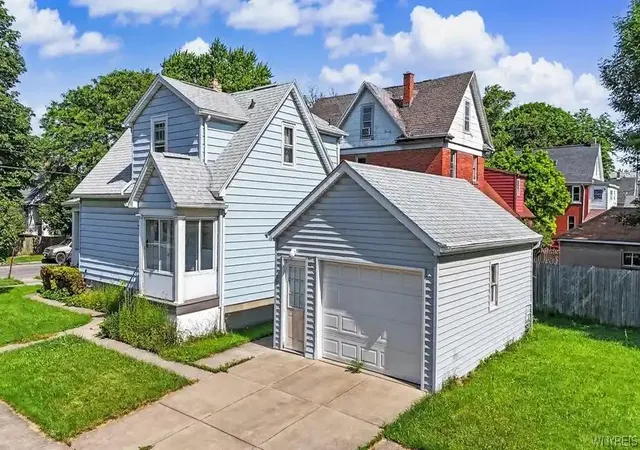 Photo 2 of Single family home for sale at 457 27th Street, Niagara Falls, NY 14303 | MLS# B1694663 | Listing updated on 2026-06-30