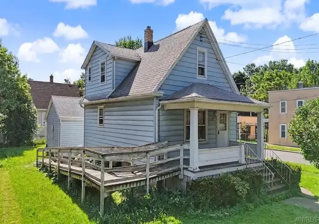 Photo 3 of Single family home for sale at 457 27th Street, Niagara Falls, NY 14303 | MLS# B1694663 | Listing updated on 2026-06-30