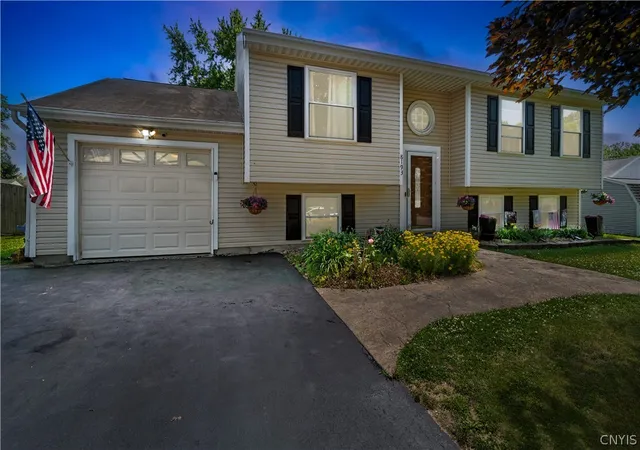 Photo 1 of Single family home for sale at 8193 Rizzo Dr, Clay, NY 13041 | MLS# S1695069 | Listing updated on 2026-07-20