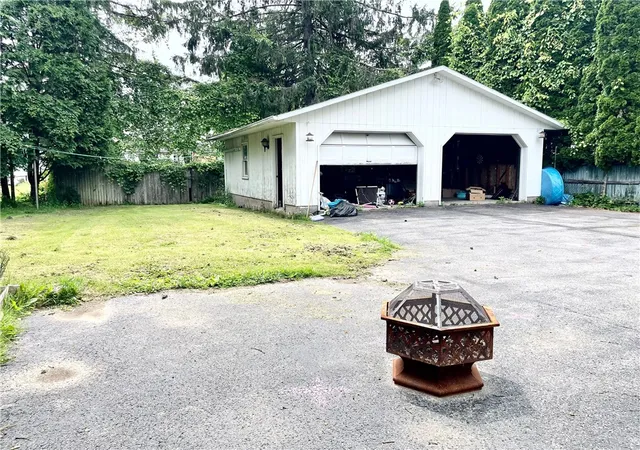 Homes for sale in Auburn, NY | 457 N Seward Ave, Auburn, NY 13021 | MLS# R1693331