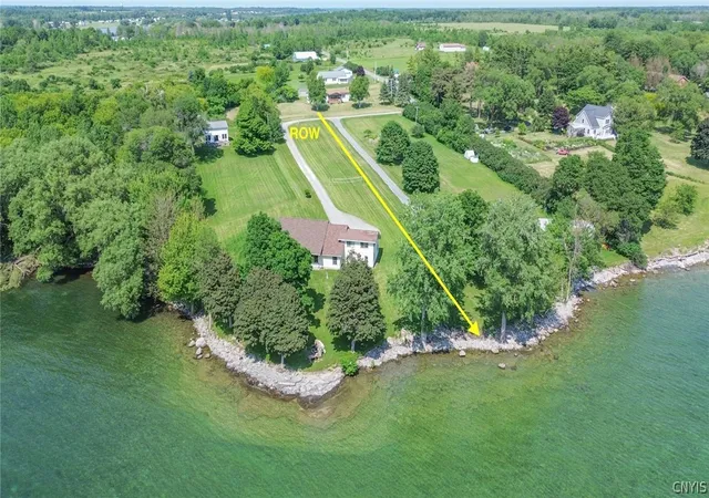 Homes for sale in Cape Vincent, NY | 2151 Bates Rd, Cape Vincent, NY 13618 | MLS# S1694337