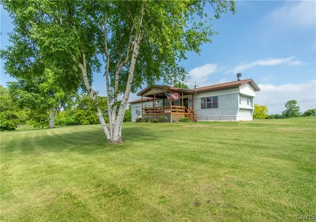 Homes for sale in Cape Vincent, NY | 2151 Bates Rd, Cape Vincent, NY 13618 | MLS# S1694337