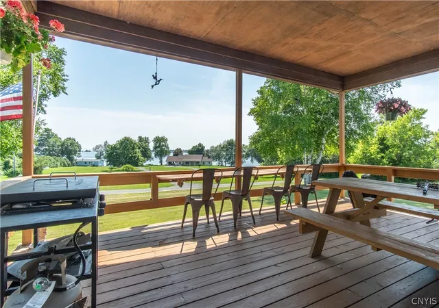 Homes for sale in Cape Vincent, NY | 2151 Bates Rd, Cape Vincent, NY 13618 | MLS# S1694337