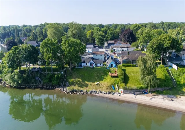 3rd image of 489 Lake Front, Irondequoit, NY 14617 | MLS# R1694466