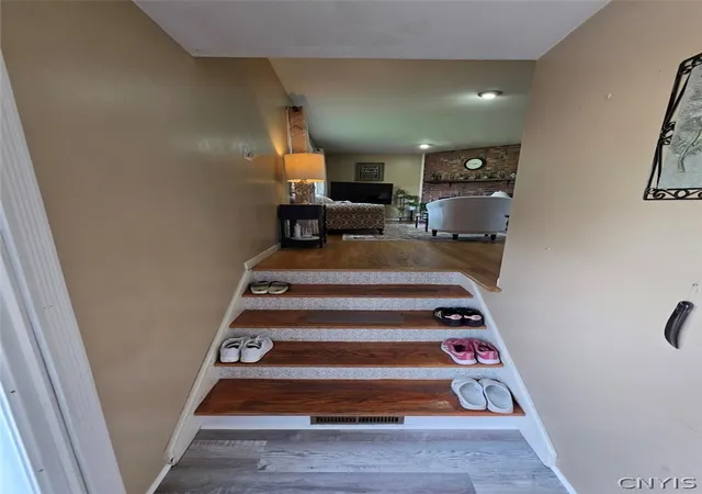 5th image of 17 Hummingbird Path, Liverpool, NY 13090 | MLS# S1693817