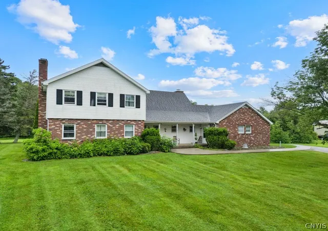 Homes for sale in German Flatts, NY | 194 Ferncliff Rd, German Flatts, NY 13407 | MLS# S1695109