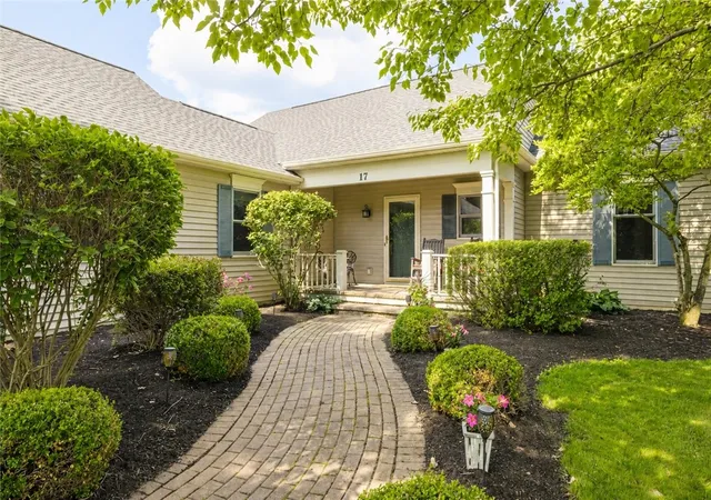 2nd image of 17 Trout Creek Run, Honeoye Falls, NY 14472 | MLS# R1694401