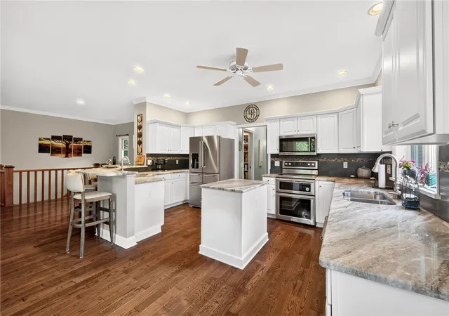 5th image of 17 Trout Creek Run, Honeoye Falls, NY 14472 | MLS# R1694401