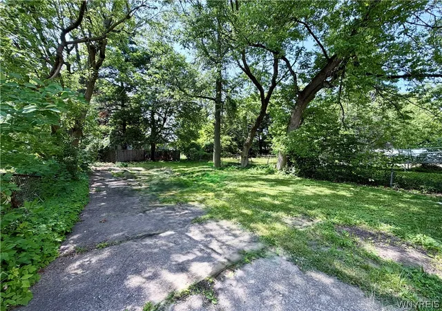 Listing Photo 2 - Condo for sale in building located at 216 Schuele Ave, Buffalo, NY 14215 - Unit #