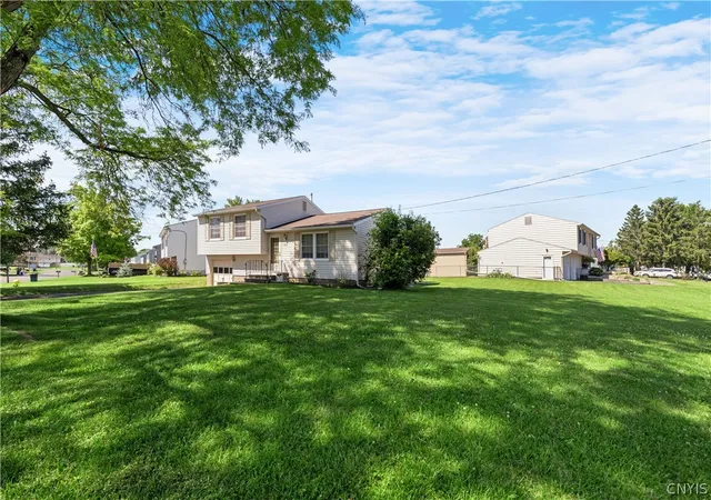 2nd image of 7436 Muench Rd, Liverpool, NY 13088 | MLS# S1694516