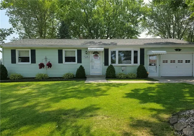2nd image of 7225 Norman Rd, Wheatfield, NY 14120 | MLS# B1693401