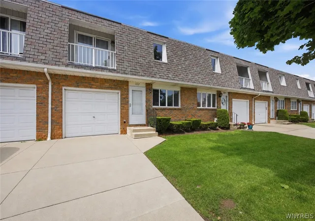 Photo 2 of Sale Pending at 122 Rebecca Park, Buffalo, NY 14207 | MLS# B1695149 | Listing updated on 2026-07-13