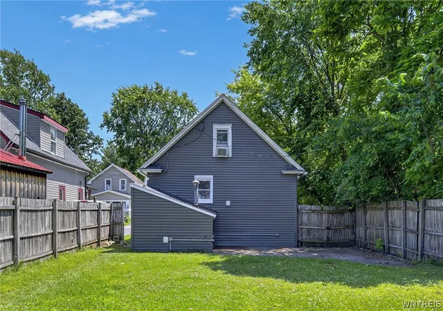 Homes for sale in Tonawanda, NY | 34 Loretta St, Tonawanda, NY 14150 | MLS# B1693942